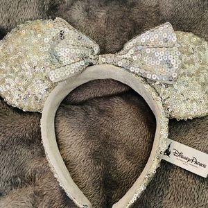 Disney silver Minnie ears